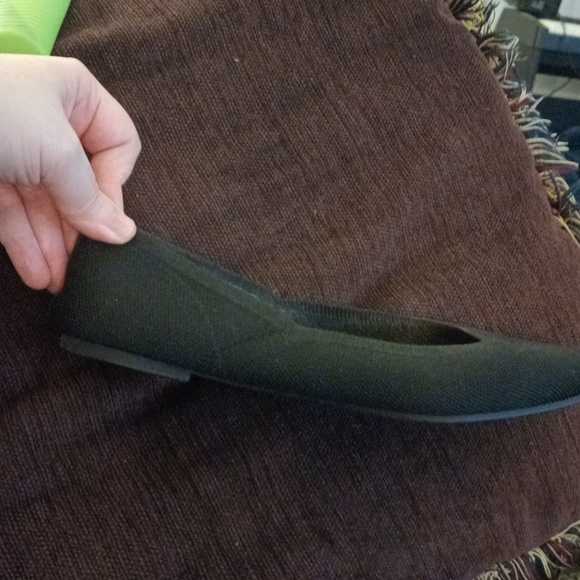 Size 10M Cynthia Rowley black fabric flats - Picture 2 of 4